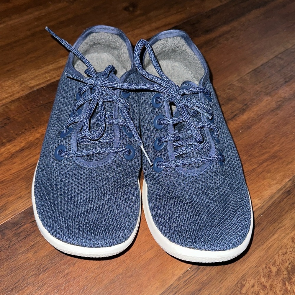 Allbirds Women's Navy Tree Runner sz 9 Tennis Shoes